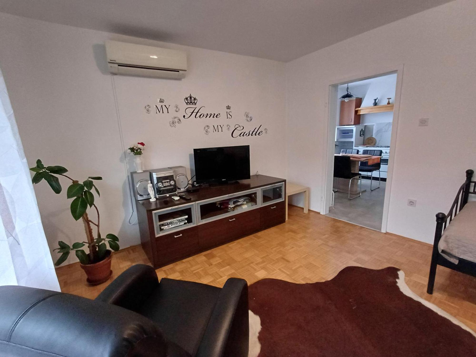 Apartma Doma トールミン エクステリア 写真
